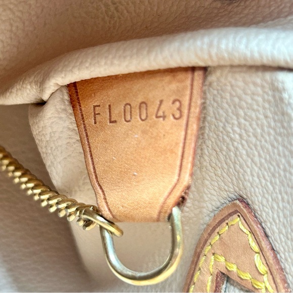 Louis Vuitton Monogram Petit Bucket 23 Bag - Picture 4 of 13